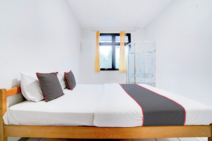 Room 18 of 28