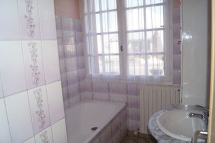 Room 2 of 16