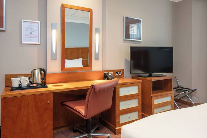 Room 43 of 152