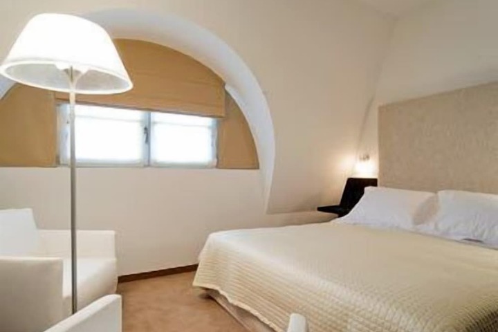 Room 4 of 46