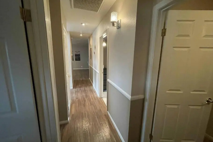 Room 8 of 17