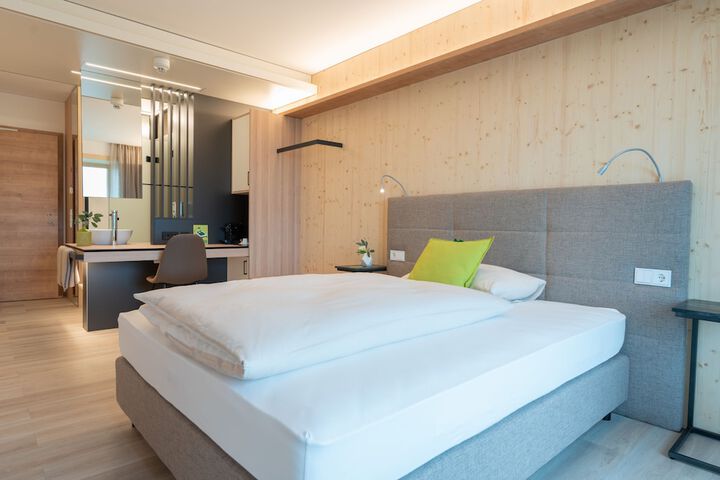 Room 2 of 51