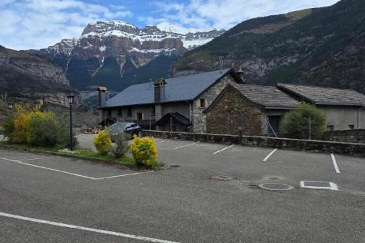 Villa Russell Hotel & Apartments