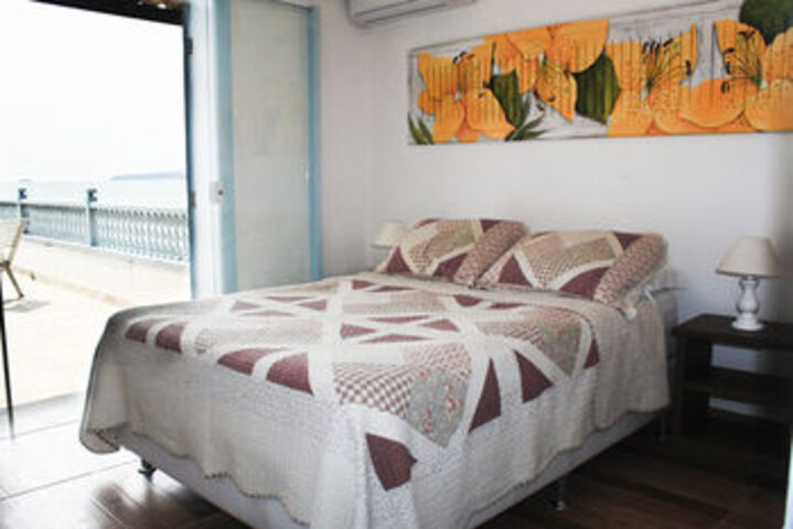 Room 21 of 48