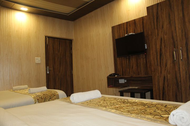 Room 14 of 15