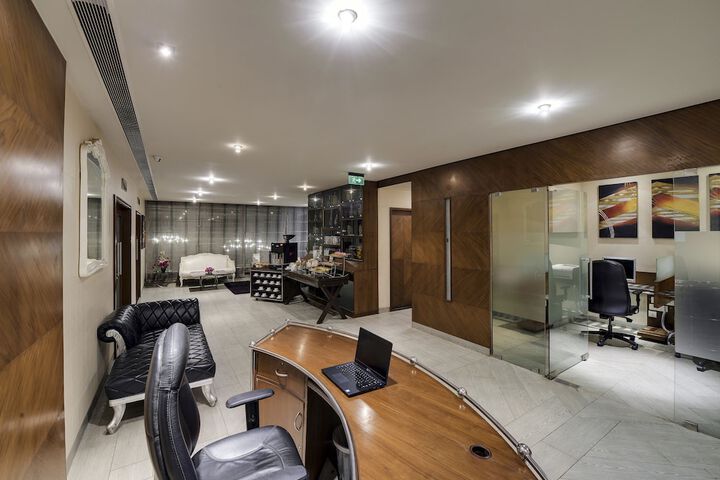 Business Center 131 of 133