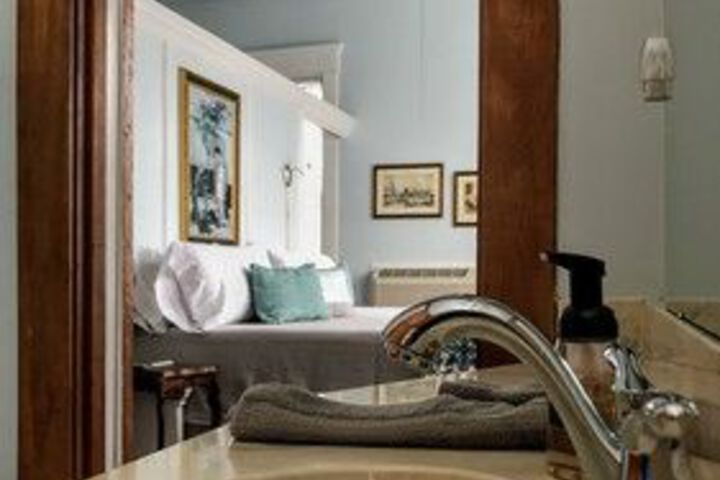 Room 7 of 49