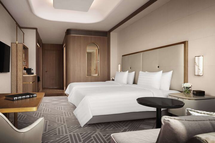 Room 6 of 43