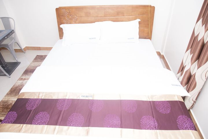 Room 8 of 24