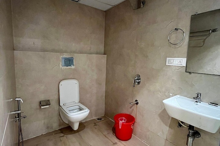 Room 11 of 13