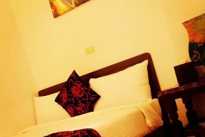 Room 11 of 38