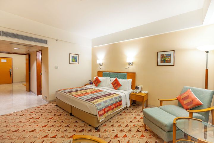 Room 9 of 40