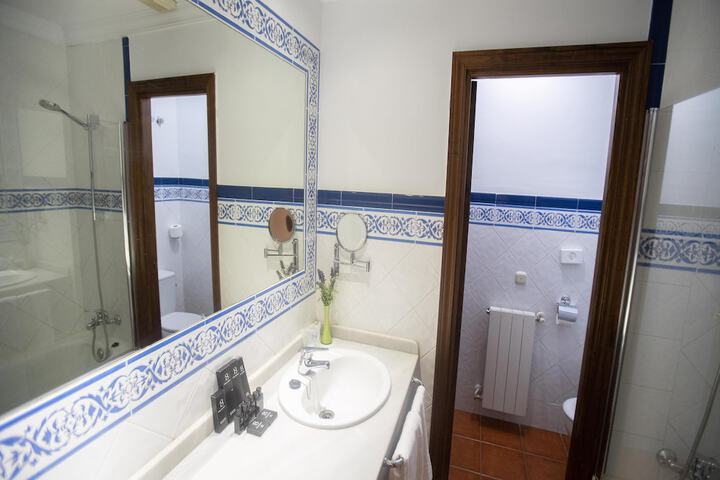 Room 35 of 165