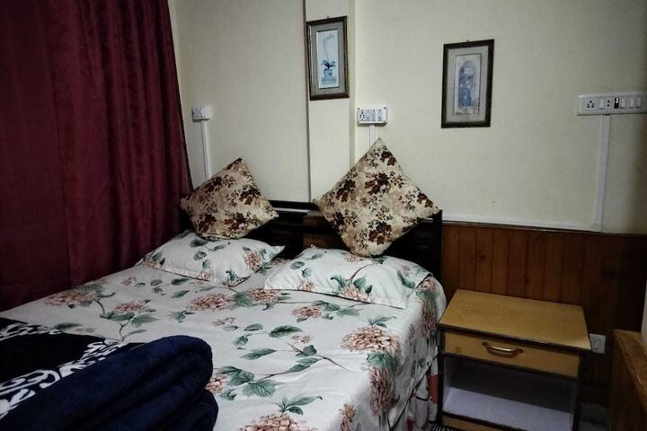 Room 48 of 77