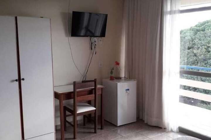 Room 4 of 10