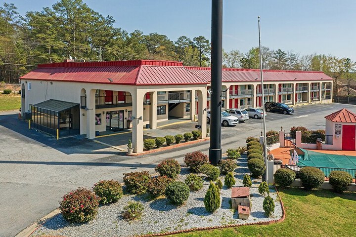 REGENCY INN &  SUITES in Macon, GA