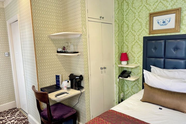 Room 42 of 97