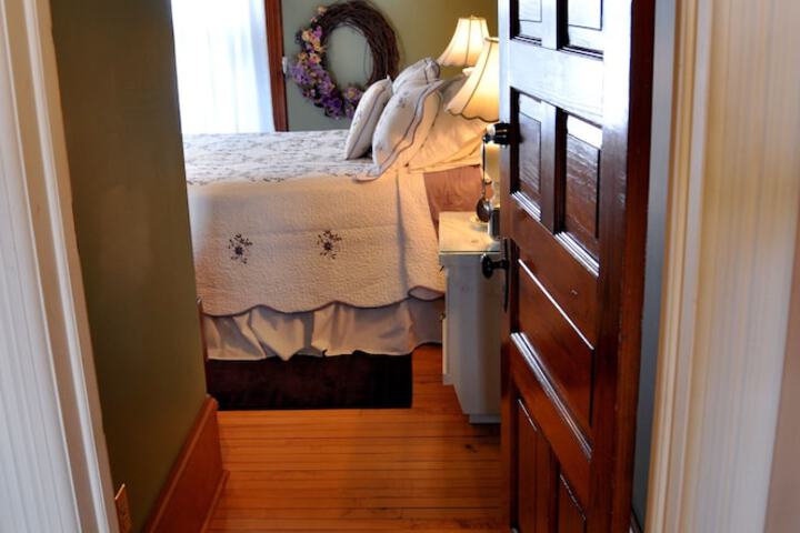 Room 5 of 19