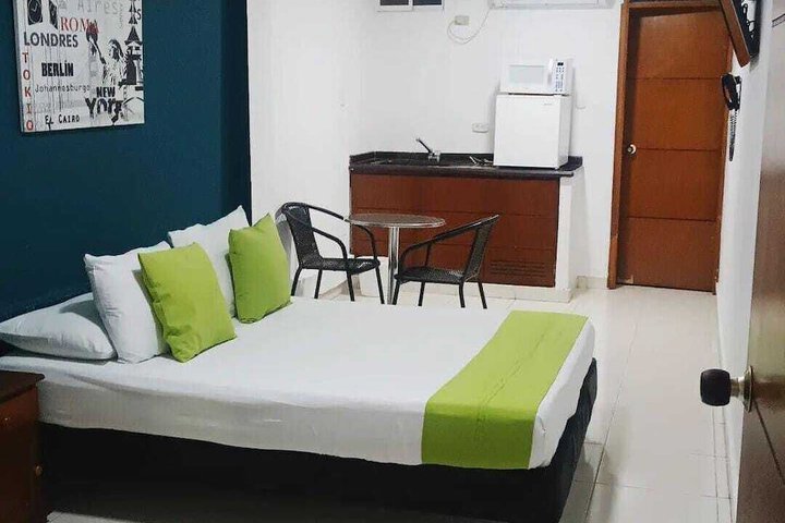 Room 4 of 28