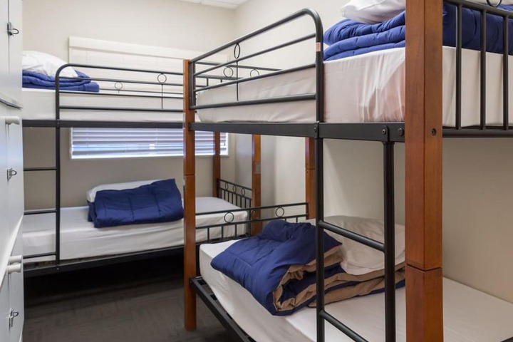 Room 12 of 106