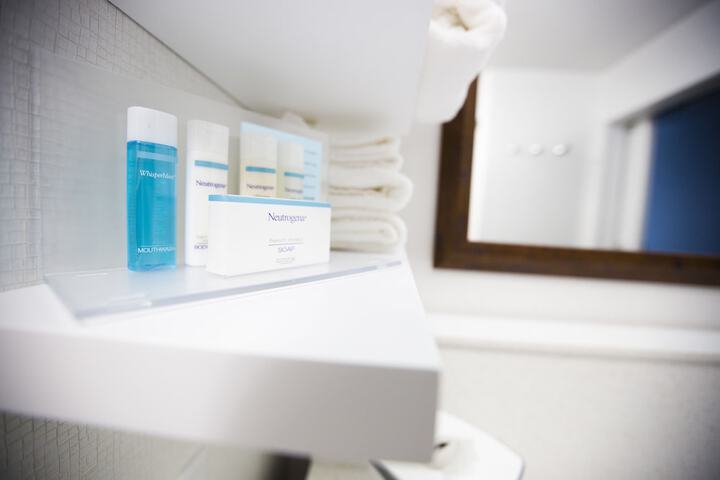 Bathroom amenities