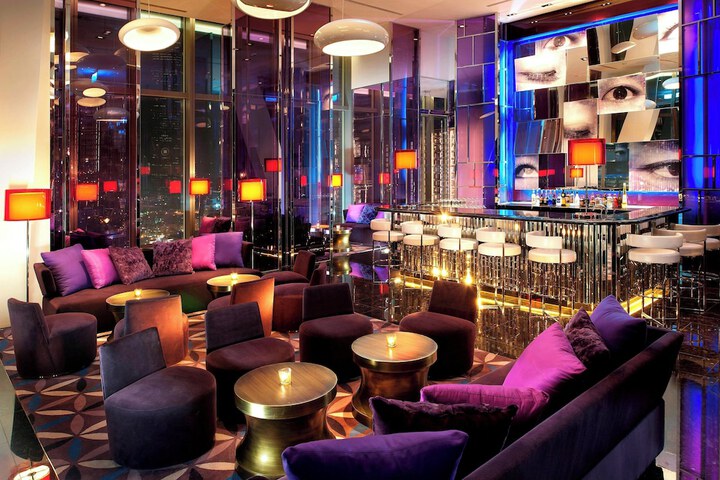 Lounge 122 of 182