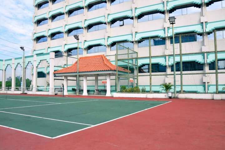Tennis court