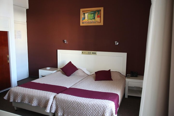 Room 17 of 45