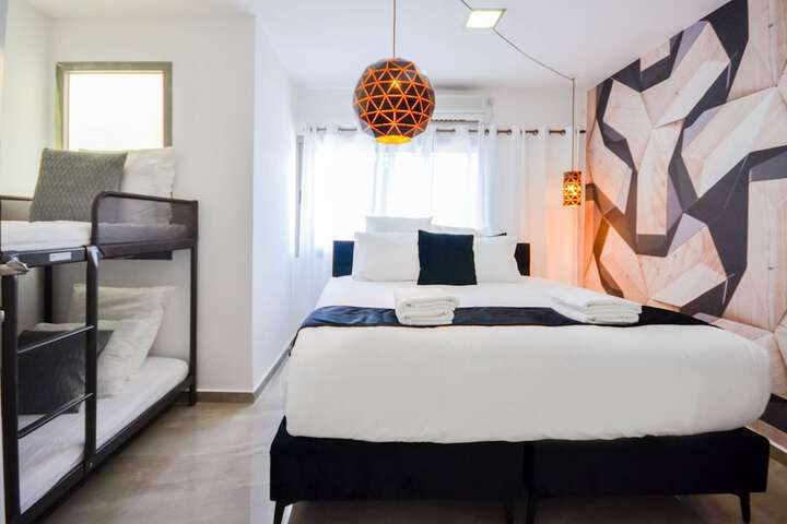 Room 18 of 43