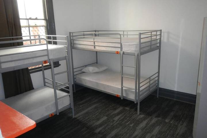 Room 9 of 38