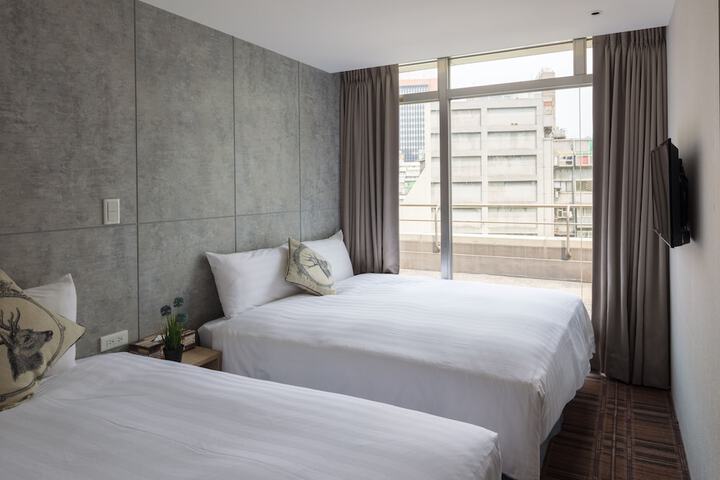 Room 44 of 76