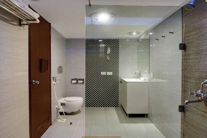 Room 14 of 22
