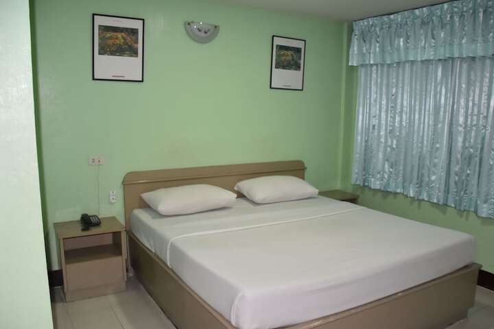 Room 16 of 82