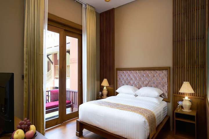 Room 7 of 28