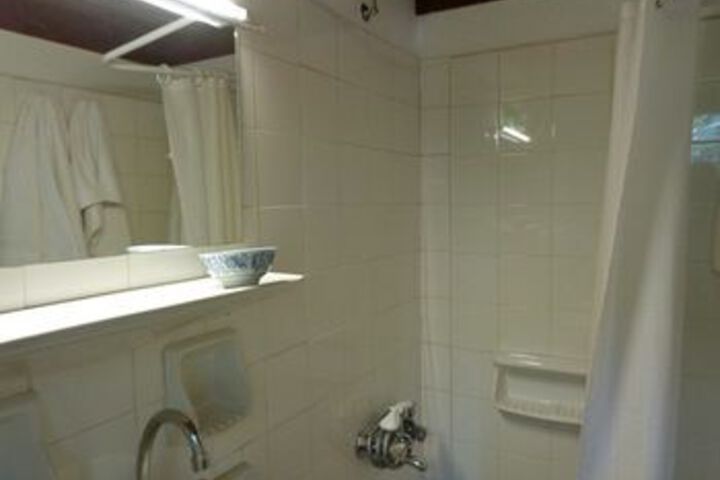 Room 2 of 28