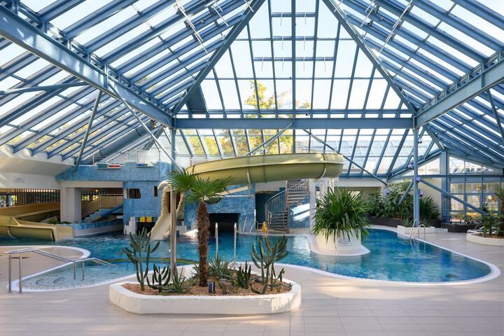 Pool 70 of 170