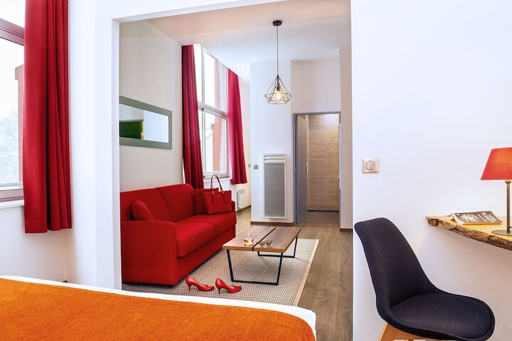Room 52 of 89