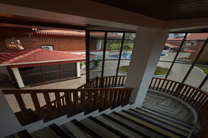 Hotel 4 of 125