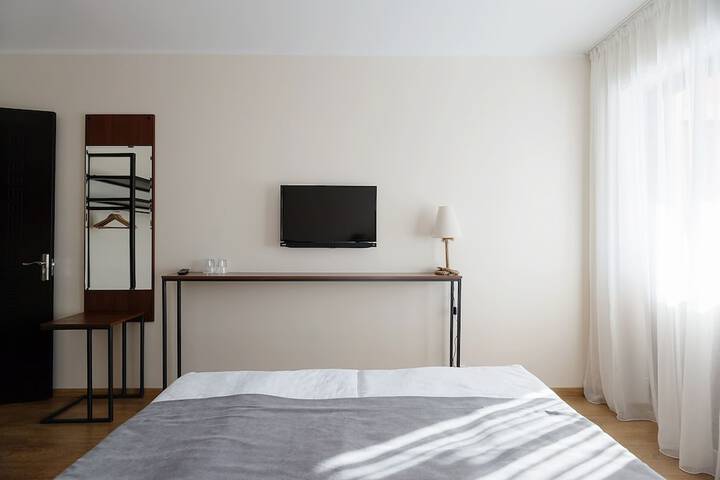Room 27 of 69