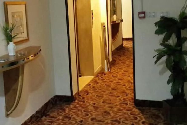Ballroom/Hall 26 of 30