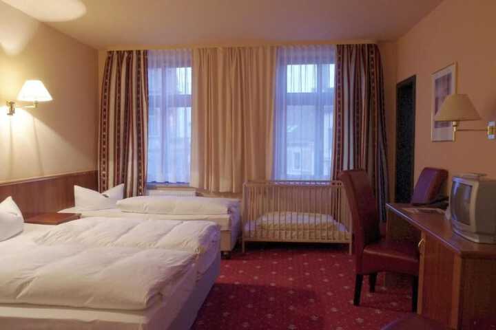 Room 10 of 39