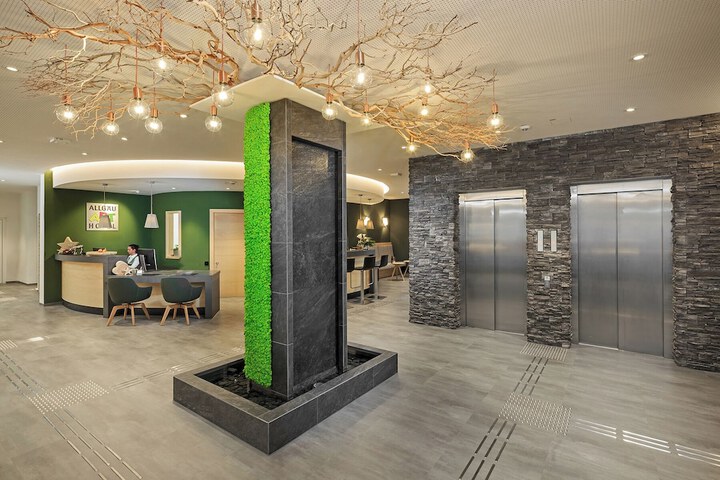 Guest Lobby
