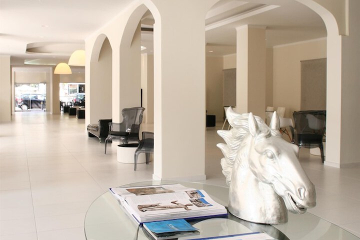 Entrance & Lobby