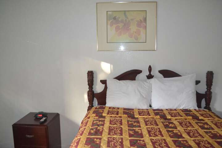 Room 4 of 20
