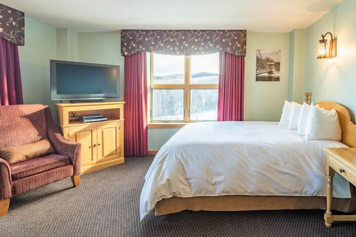 1 Queen Bed (17 of 17)