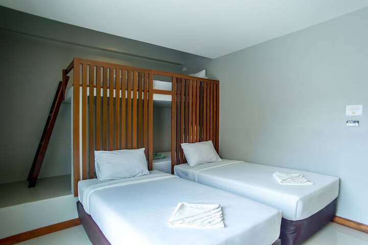 Room 13 of 39