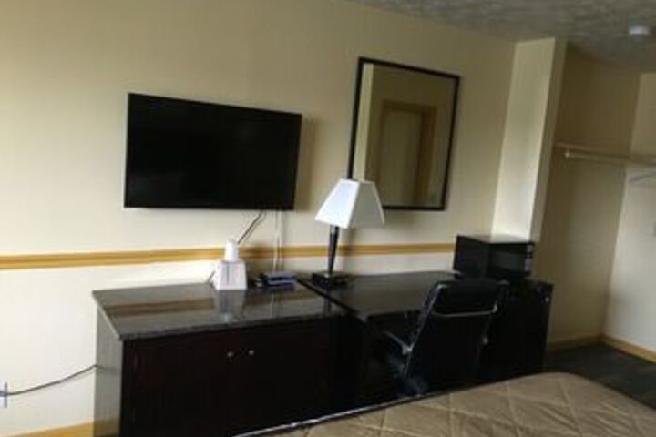 Room 3 of 3