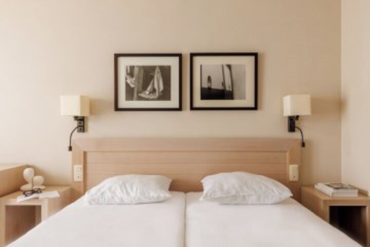 Room 6 of 39