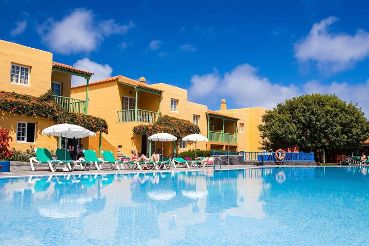 Hotel with Pool