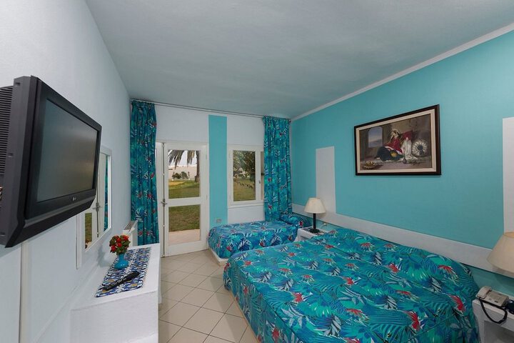 Room 6 of 43